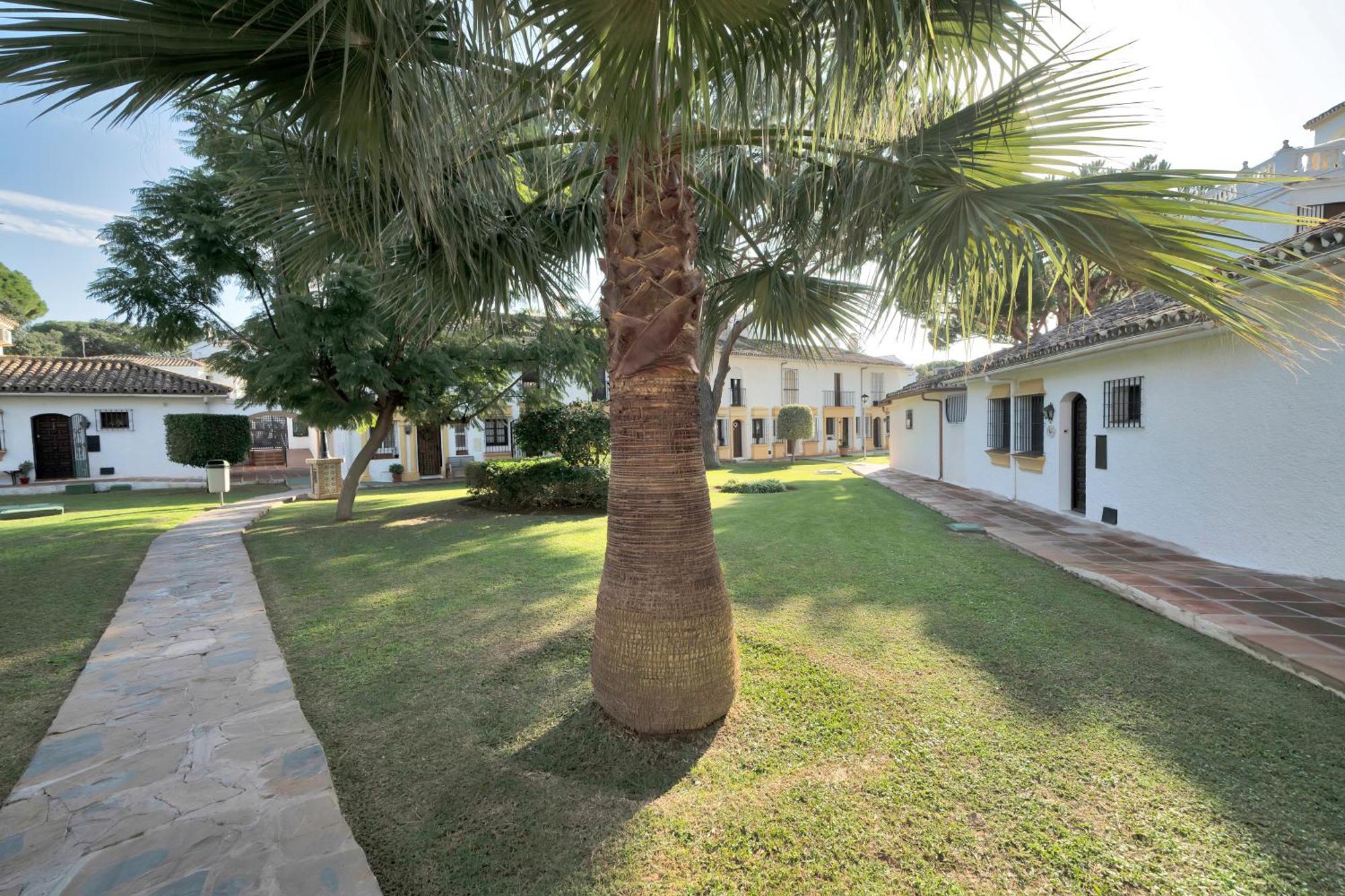 Bonita Casa Adosada En Esquina Marbella Dış mekan fotoğraf