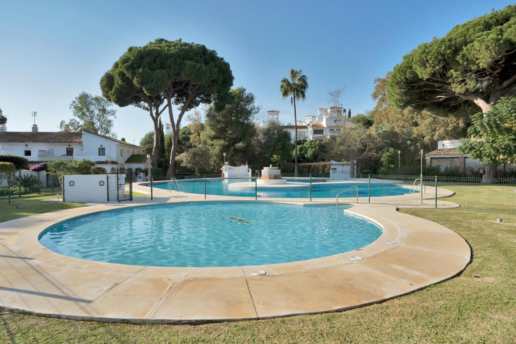 Bonita Casa Adosada En Esquina Marbella Dış mekan fotoğraf