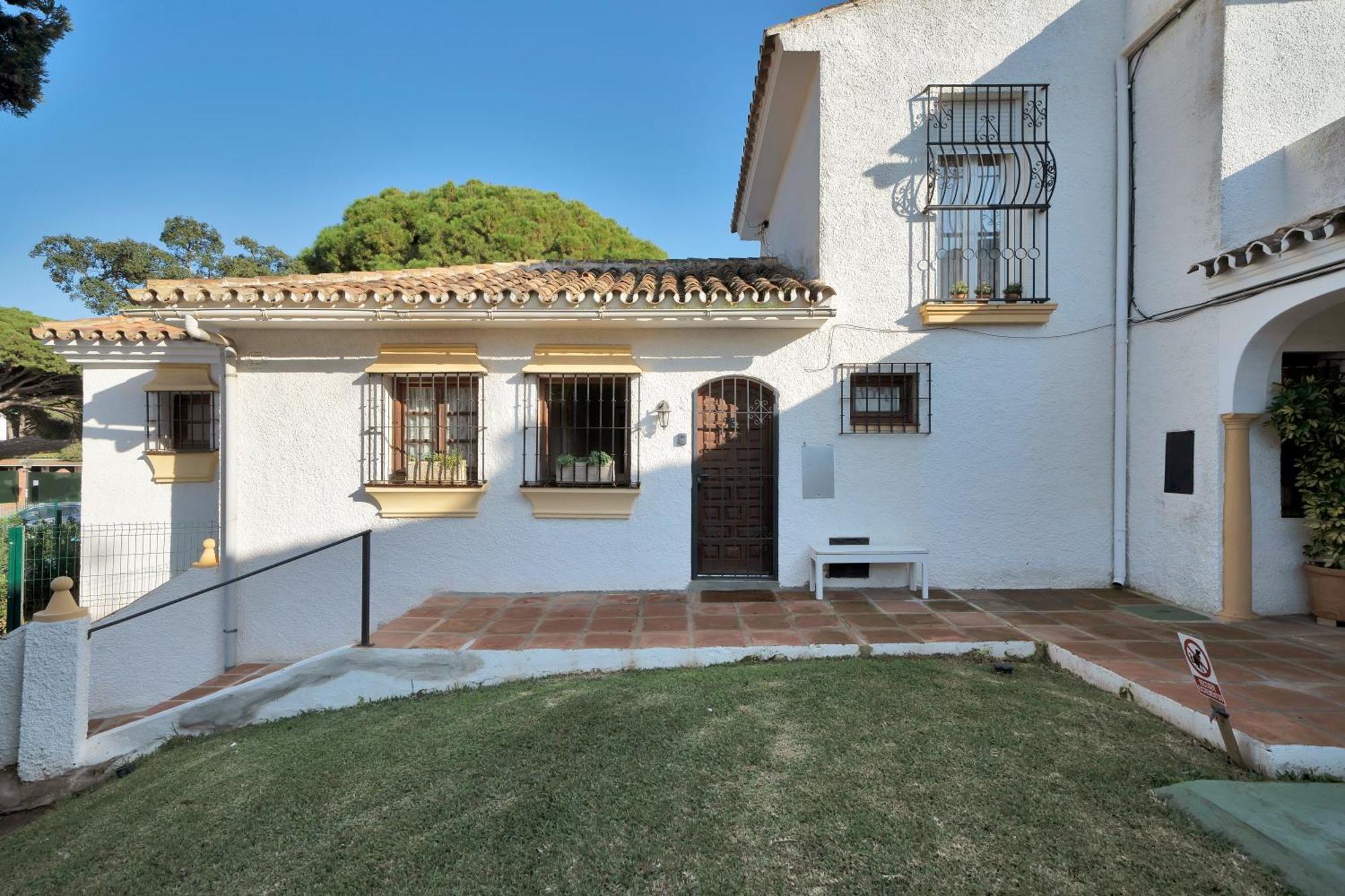 Bonita Casa Adosada En Esquina Marbella Dış mekan fotoğraf